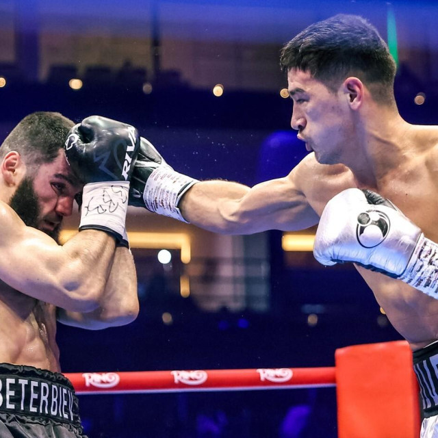 SAUDI ARABIA, RIYADH - FEBRUARY 23, 2025: Russia‘s Artur Beterbiev (L) and Russia‘s Dmitry Bivol fight in their Undisputed Light Heavyweight Title bout during a professional boxing night at the Anb Arena (ex. The Venue). Valery Sharifulin/TASS,Image: 967725700, License: Rights-managed, Restrictions:, Model Release: no, Credit line: Valery Sharifulin/TASS/Profimedia