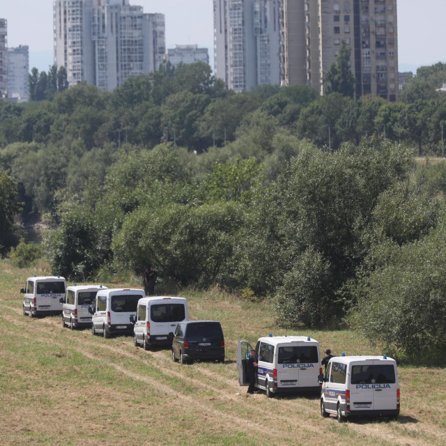 Policija oko Bundeka