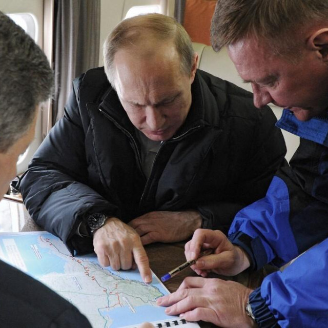 Vladimir Putin i Roman Starovojt (desno)