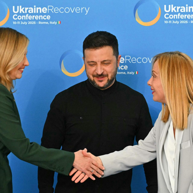 Olena i Vladimir Zelenski i Giorgia Meloni