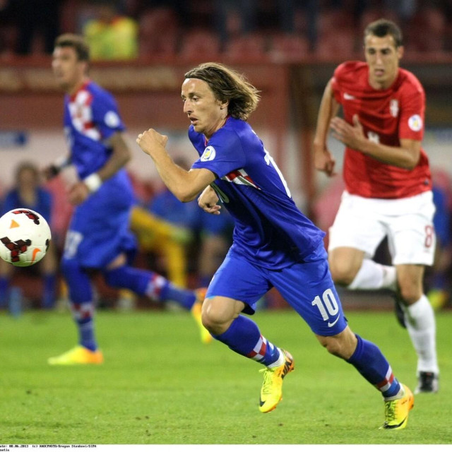 Luka Modrić protiv Srbije u kvalifikacijama za SP 2014.