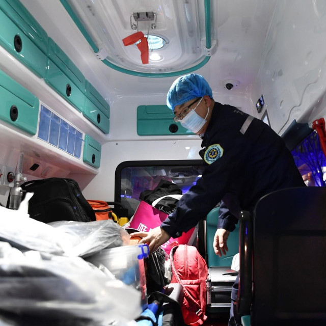 Ilustracija, hitna pomoć u Kini