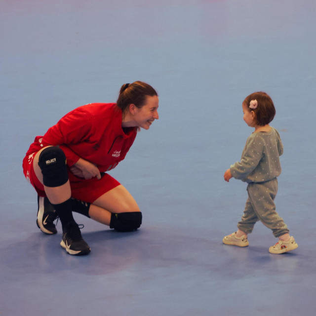 Ana Debelić s kćerkicom Evelinom