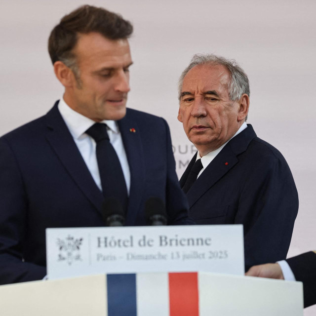 Francois Bayrou i Emmanuel Macron