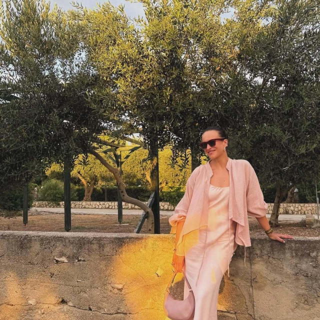 roza slip haljina