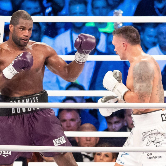 Oleksandr Usik (desno) vs. Daniel Dubois (lijevo) 1