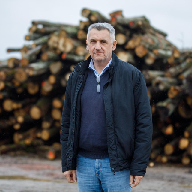 Robert Žulj u krugu tvornice Bjelin Spačva
 