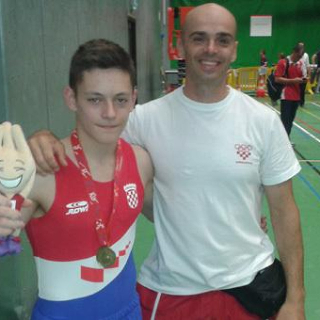 Tin Srbić i trener Lucijan Krce na EYOF-u 2013.