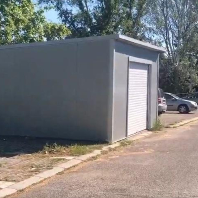 Garaža na javnom parkiralištu