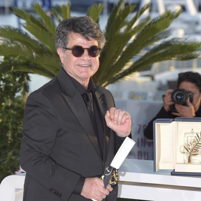 U Gorski kotar stiže Jafar Panahi, redatelj kojem je 20 godina bilo zabranjeno raditi, a ove je godine dobio Zlatnu palmu u Cannesu. Njegovi filmovi u Iranu gledaju se potajno