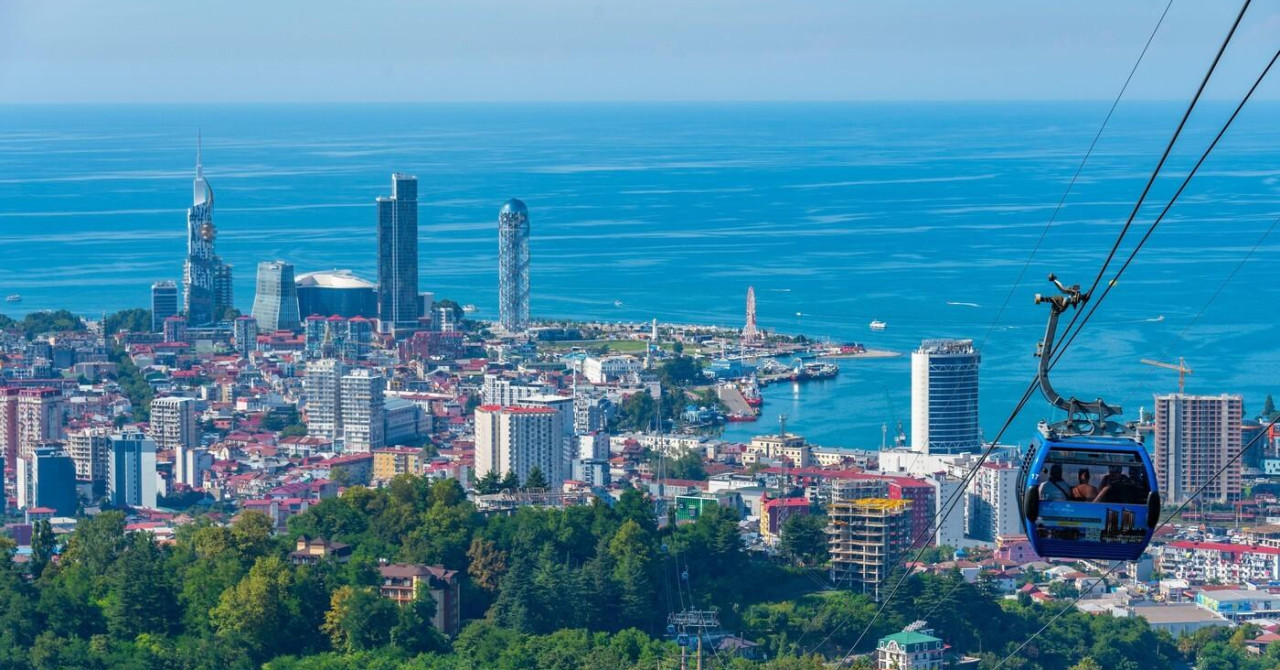 Prije 10 godina bili su simbol uspješne tranzicije. Danas im se demokracija urušava