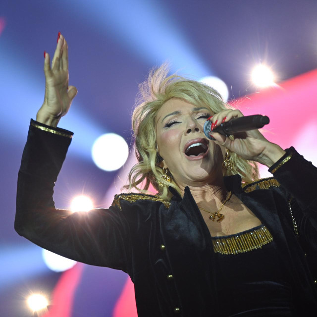 Lepa Brena