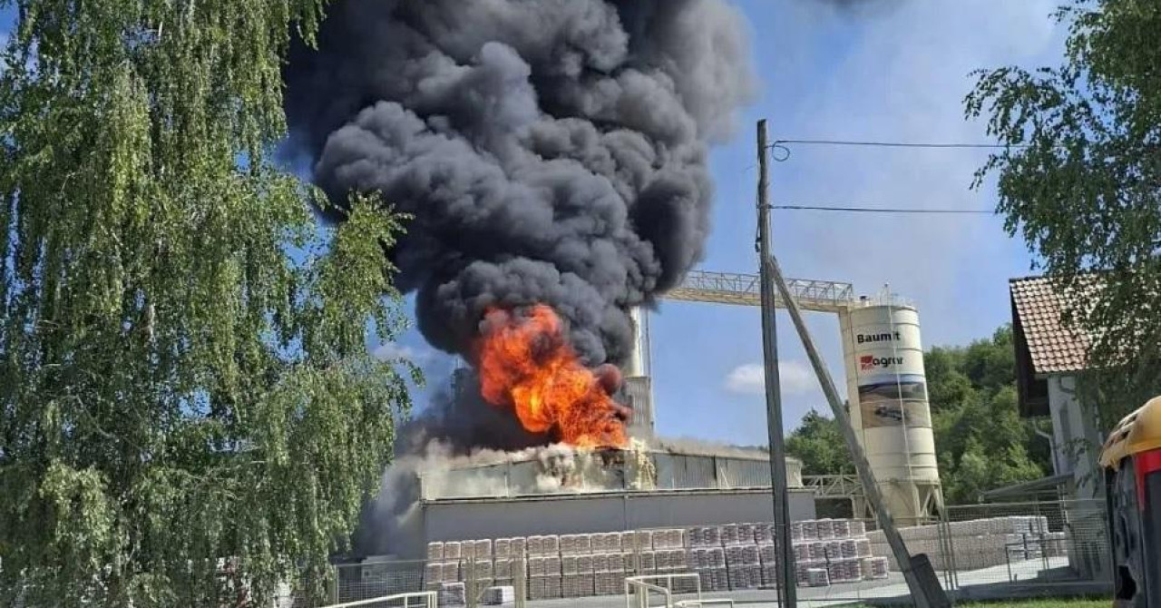 Veliki požar kod Daruvara, u plamenu je poznata tvornica!