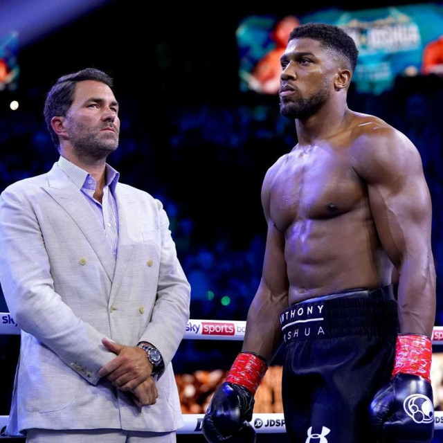 Eddie Hearn (lijevo) i Anthony Joshua (desno)