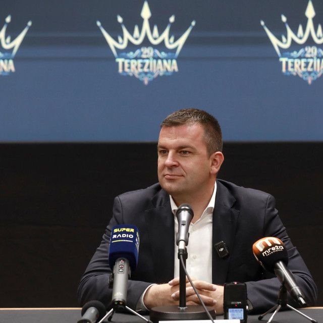 Gradonačelnik Bjelovara Dario Hrebak
 
