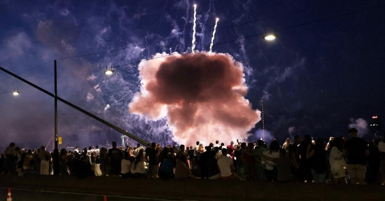 VIDEO Sajam u Düsseldorfu htjeli su začiniti vatrometom, uslijedio je kaos, najmanje 19 ljudi u bolnici