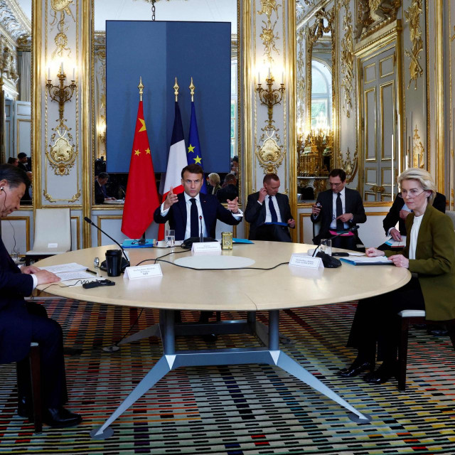 Xi Jinping, Emmanuel Macron, Ursula von der Leyen na sastanku u Parizu