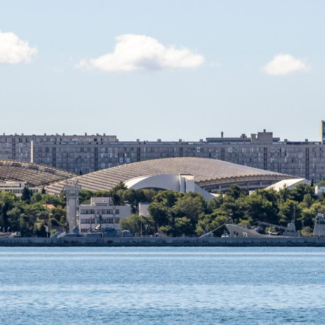 Pogled na Poljud iz Kaštel Sućurca