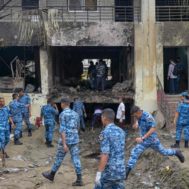Vojni avion pao na školski kampus u Bangladešu
