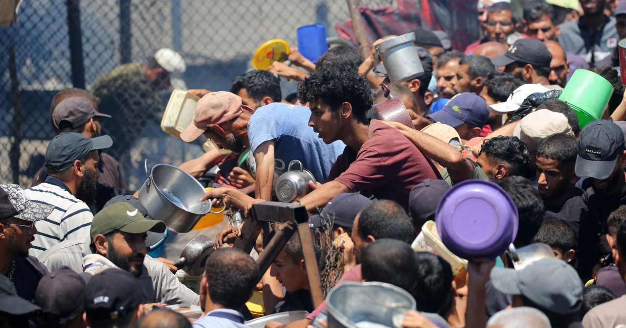 Prizori od kojih se slama srce - izgladnjeli ljudi u Gazi preklinju za hranu, deseci umiru: ‘Izrael je stvorio kaos i smrt!‘