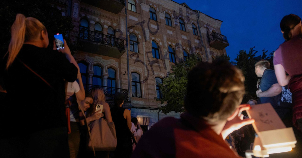 Kasno u noći Zelenski je potpisao kontroverzni zakon, ljudi izašli na ulice, nevjerica na Zapadu: ‘Testirate naše granice!‘