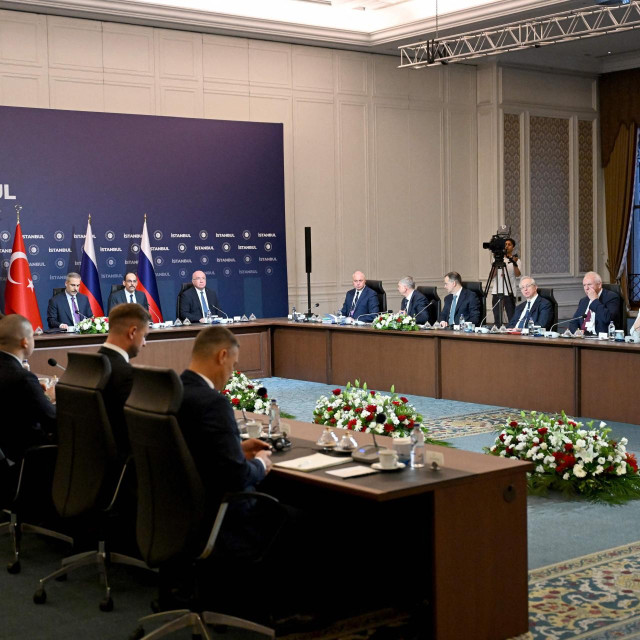 Delegacije Ukrajine, Turske i Rusije na pregovorima u Istanbulu