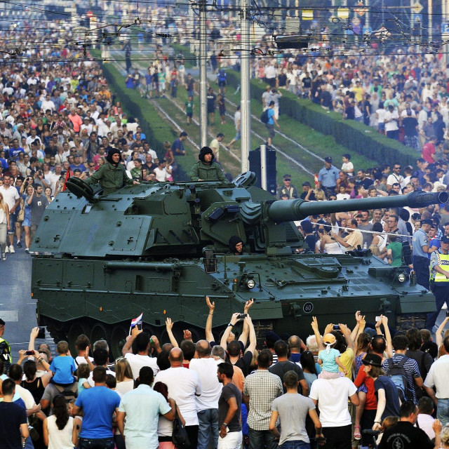 PzH 2000 haubica na mimohodu 2015. godine