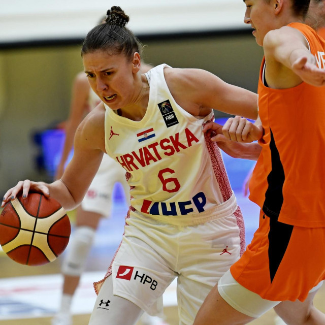 Iva Slonjšak