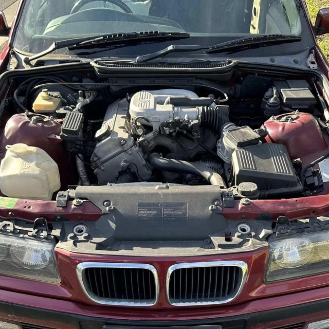 BMW kojeg je zaustavila policija