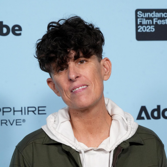 Andrea Gibson bili su radikalni i precizni u političkoj misli – feminističkoj, antikapitalističkoj, antikolonijalnoj – odbacujući s jednakim žarom svako ograničenje koje bi im ijedna društvena norma mogla nametati