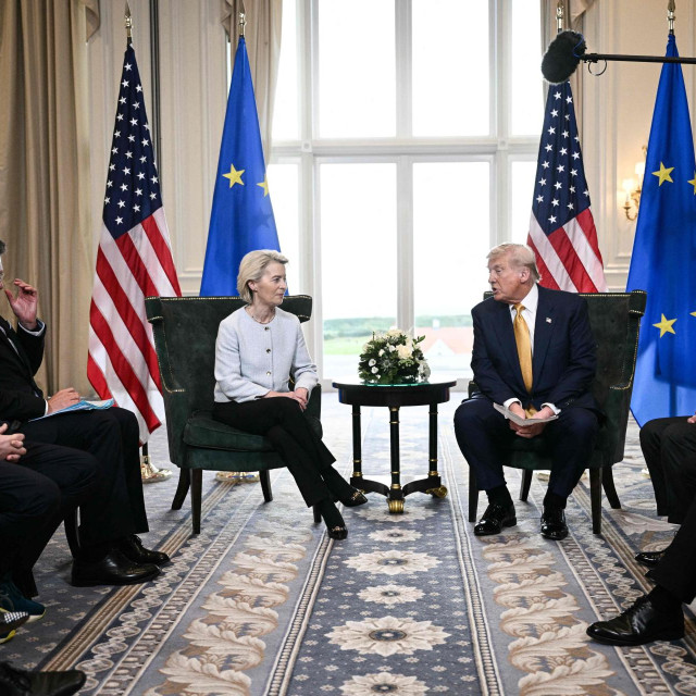 Donald Trump i Ursula von der Leyen 
