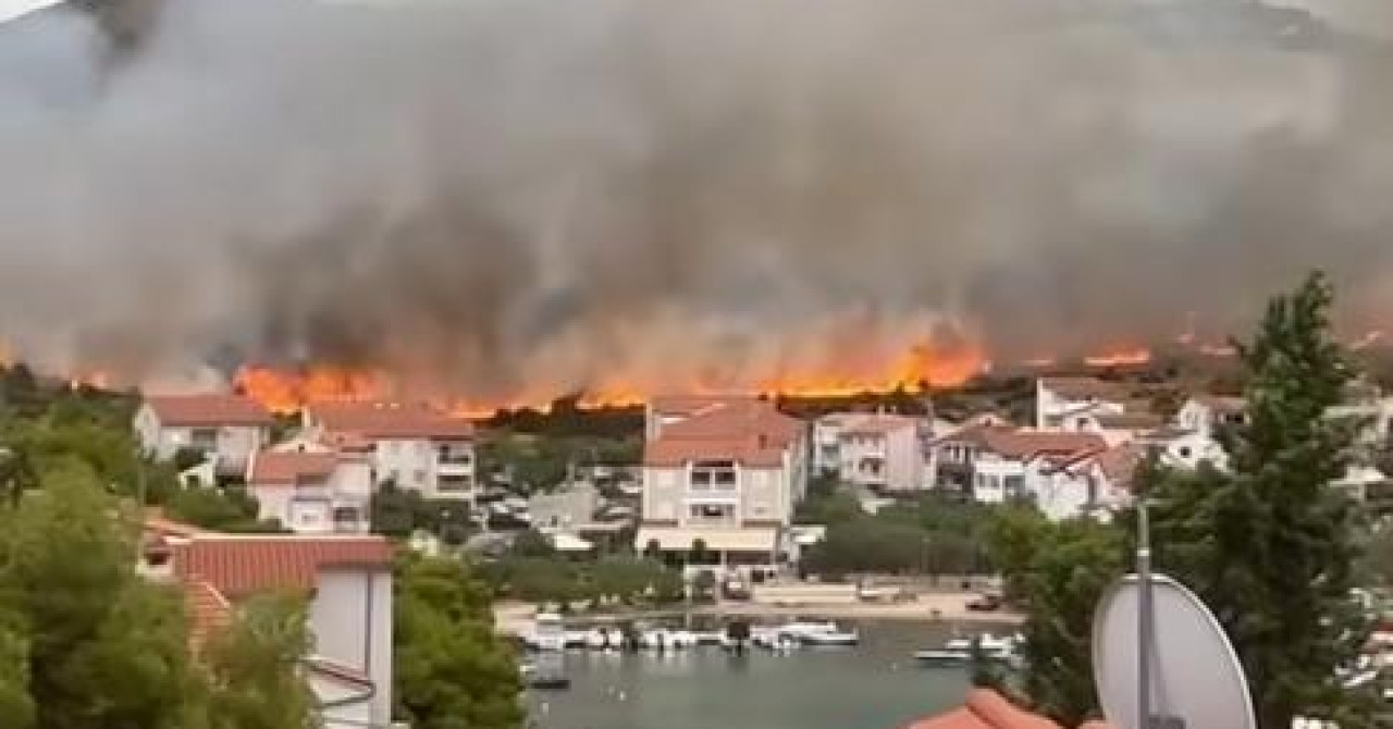 Buktinja u Dalmaciji: ‘Dignuli smo mnogo vatrogasaca, ovo je velik požar‘
