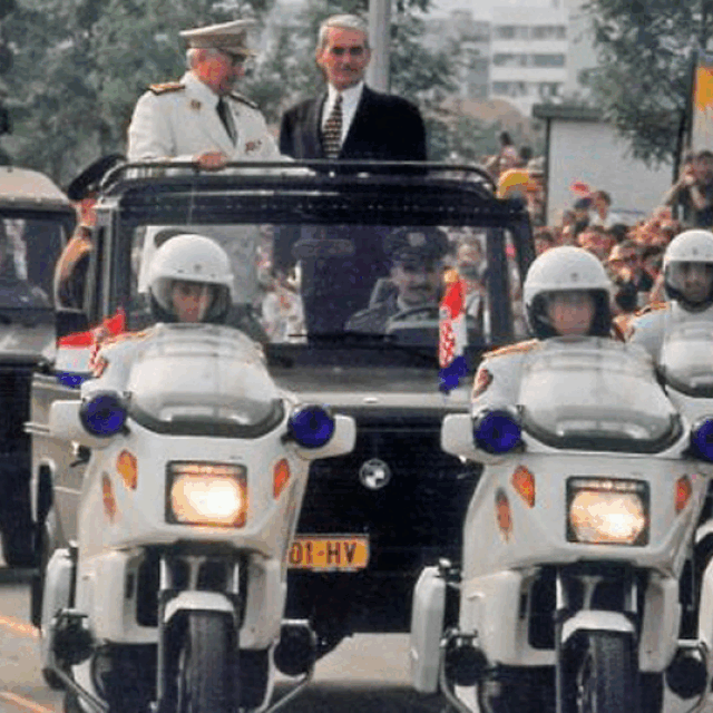 Prizori s vojnih mimohoda 1995., 1997 i 2015. godine
