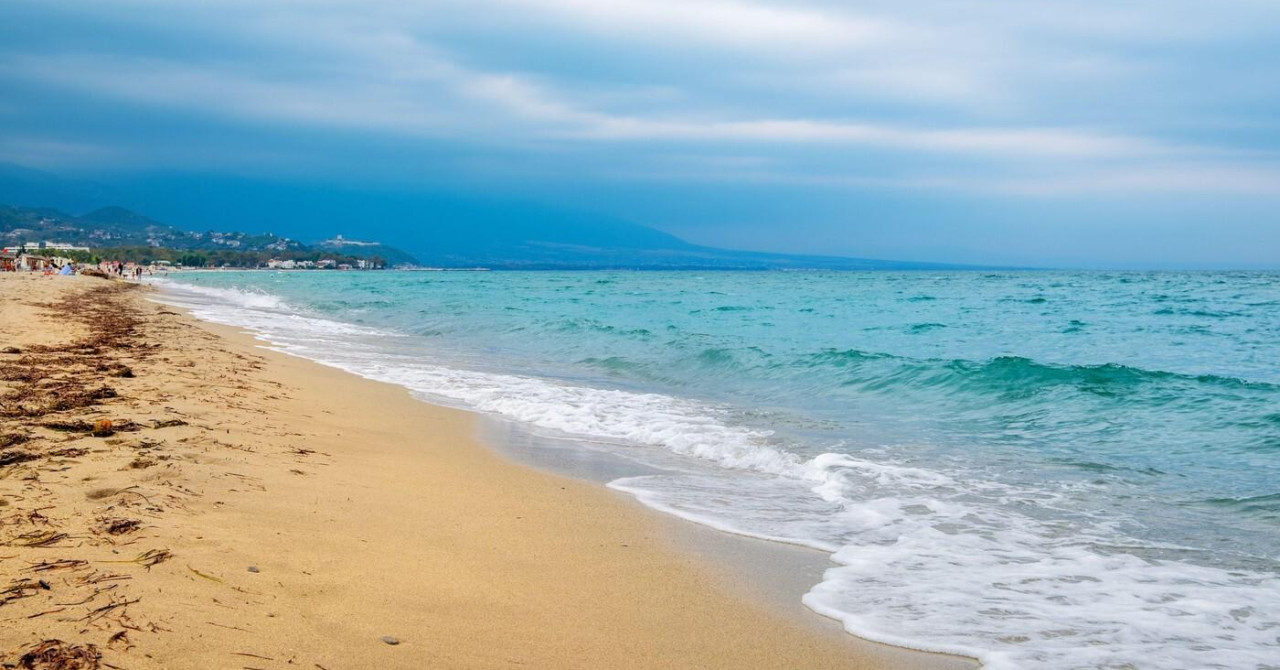 Pogledajte koliko na ovoj hit turističkoj destinaciji koštaju ležaljka, suncobran, kava, krafna i voda: ‘U Hrvatskoj bi to bilo bar 80 eura‘