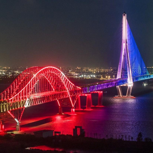 Novi most preko rijeke Yangtze, koji ruši nekoliko svjetskih rekorda. Hoće li Kina i SAD izgraditi nove diplomatske mostove jedna prema drugoj?
