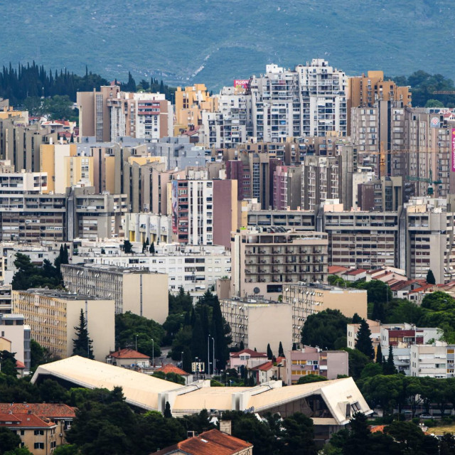 Panoramski pogled na noviji dio grada, Split 3, Martojak, Gripe, Blatine, Skrape, Trstenik