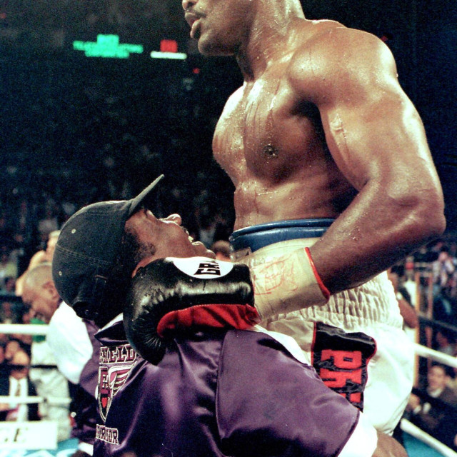 Tommy Brooks i Evander Holyfield