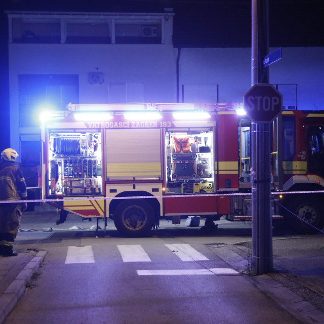 Vatrogasci gase požar u Hermanovoj ulici
 