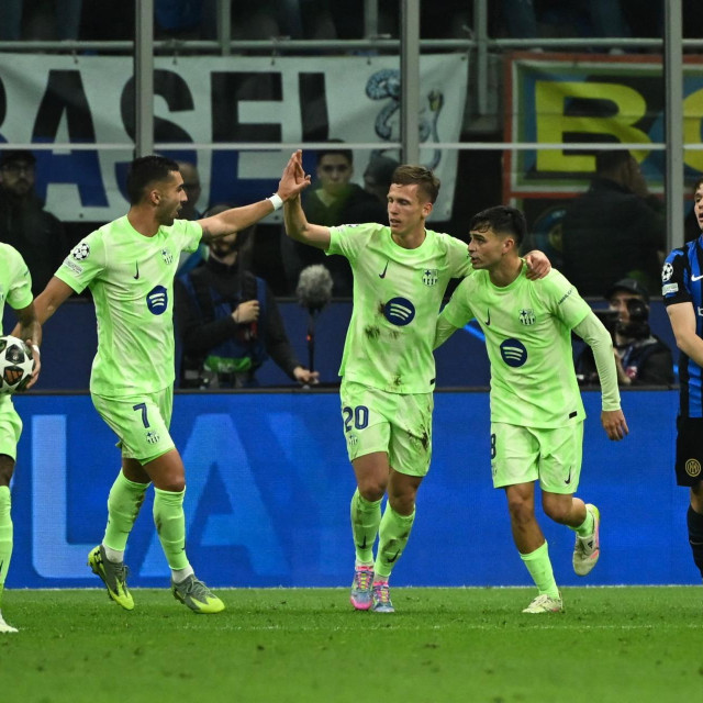 Dani Olmo i suigrači