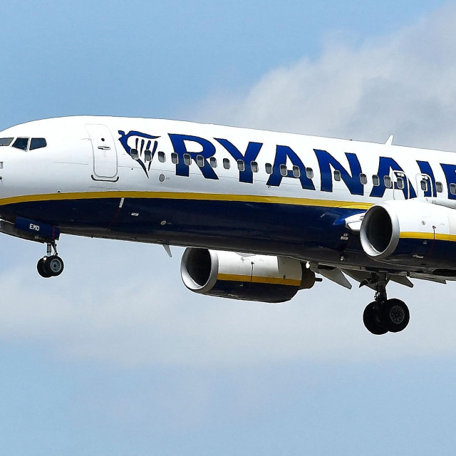 Ryanair Boeing 737-8AS 