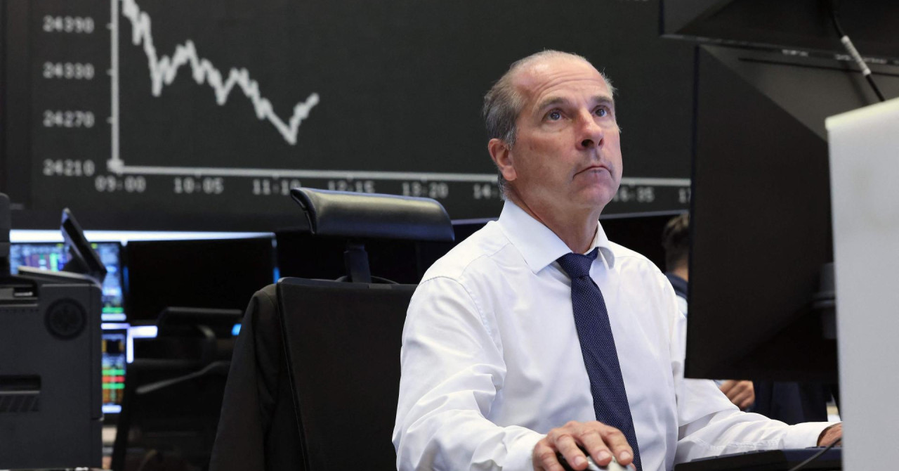 Globalne borze strmo padle zaradi ameriških carin