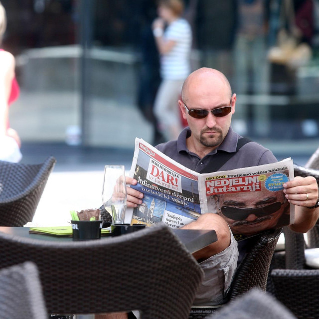 Zagreb, 170711.
Nedjeljni Jutarnji i novi magazin Svijet danas su bili apsolutno najcitanije stivo na spici.