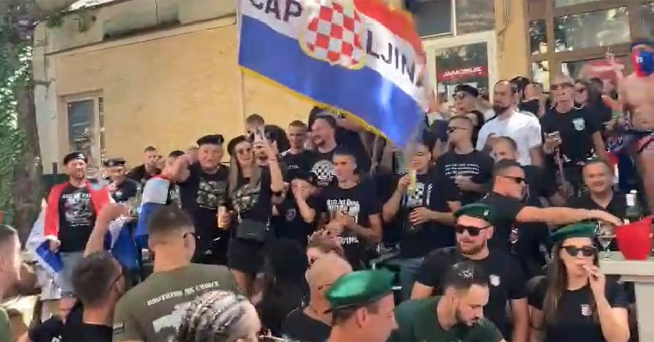 VIDEO: Ljudi u crnom u Sinju viču ‘Za dom, spremni!‘, pjevaju zloglasnu ustašku pjesmu