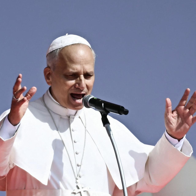 Papa Lav XIV.