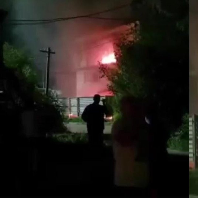 Požar na zgradi željezničkog kolodvora u južnoj ruskoj regiji Volgograd