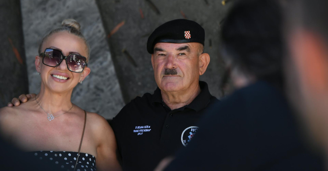 Skejo i HOS-ovci prvo vikali ‘Za dom spremni‘, a onda je poručio: ‘Nikome ne treba smetati NDH‘