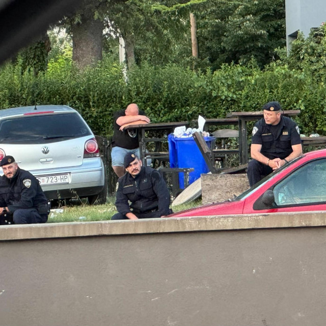 Policajci su padali s nogu od umora