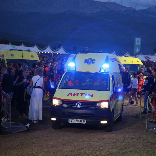 U Klinički bolnički centar Split prevezeno je ukupno 11 pacijenata, od kojih dvoje helikopterom