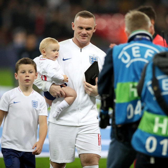 Wayne Rooney u društvu svojih sinova