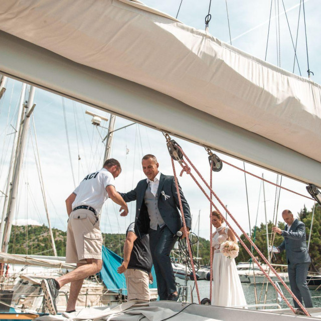 Vjenčanje Jasne i Janija Zupana u ACI marini Skradin